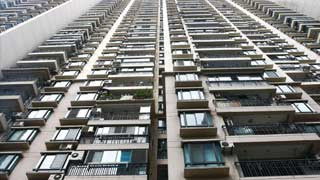 中科院专家:"如果房子价格一直下跌,你我都将没有饭碗"!老百姓回怼:先查查你名下几套房?