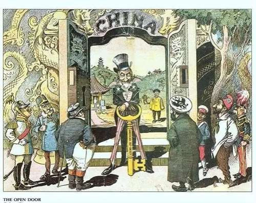 帝国智囊陷入如此“捕风捉影”的精神“亚健康”状态,或许可以表明,他所挂念的帝国事业本身就处在一种自信减退的“亚健康”状态。后冷战时期的全球帝国模式和特朗普的激进修正,已经设定了政策光谱的两个基点,特朗普的继任者将不得不在二者之间的地带做出选择,或者假装做出选择。