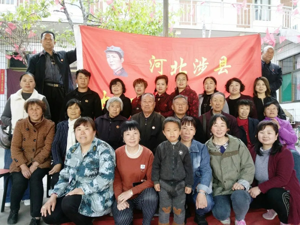 河北涉县太行红色联谊会毛泽东思想文艺宣传队走进青塔村慰问演出
