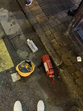两张香港今日非法集会的现场照片,告诉你境外受众看到的会是什
