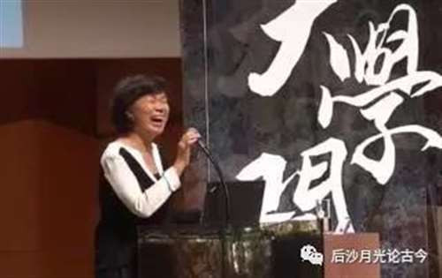 大国崛起跟小民尊严是统一体，龙应台却将这两者刻意对立起来，她怎么不去美国宣传她的“小民尊严”？    美国明明白白地告诉世界，它嘴里的什么“民主、自由、人权、规则、契约”，全是假的。
