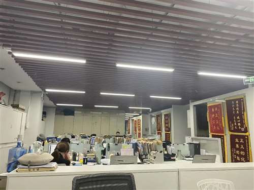 车祸:当一个顺丰同城骑手撞了一个送美团外卖的顺丰分拣员