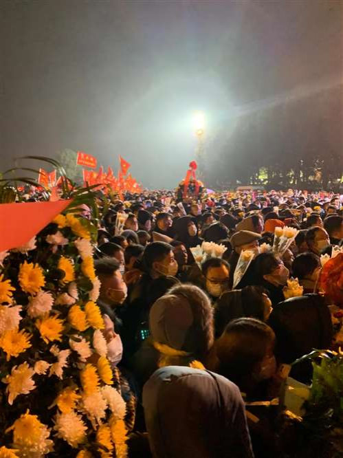 在这个受尽内卷折磨的时代里，我们更加怀念毛.主.席给的“铁饭碗”，更加怀念始终向着工农大众、全心全意为人民服务的毛.爷.爷！