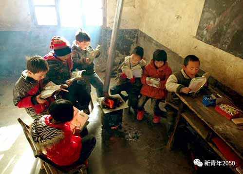 对于社会上层来说,如果高考失败,就可以去准备出国游学,创业,甚至是直接接受父母的公司,但是对于社会下层而言,高考失败了,通往社会上层的道路,接受更多的教育的道路,基本就被阻断了。