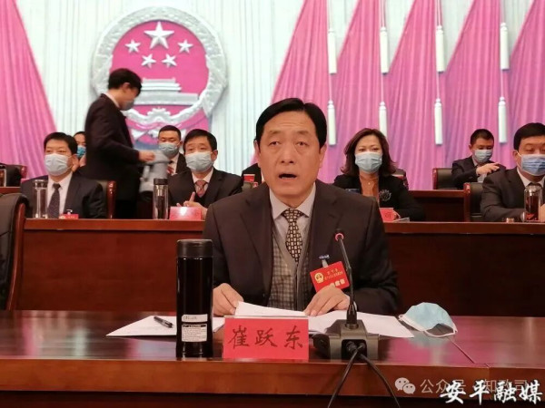 河北安平县的这场风波，可怕的不在于价值8亿元卖2元，而是一套成熟、闭环、隐蔽、可复制的县域收割体系，长期存在，长期生效。