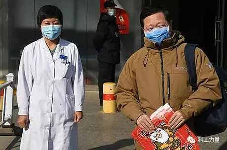 我个人一直有个观点，就是国家需要两支部队，一支是维护国土安全的解放军，一支是维护生命健康的公立医院白衣战士。这次疫情过后，深化医改要真正把公立医院办好，用制度托起白衣天使的翅膀。