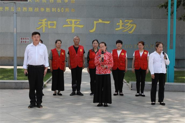 让广大市民铭记历史、赓续革命英雄的红色血脉,更加提升了“和平节”的文化内涵!