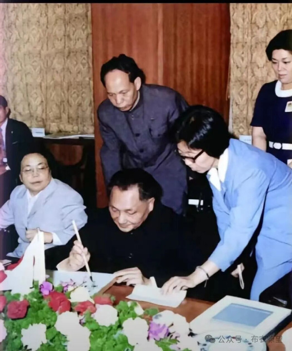 几帧珍贵历史影像，让人浮想联翩