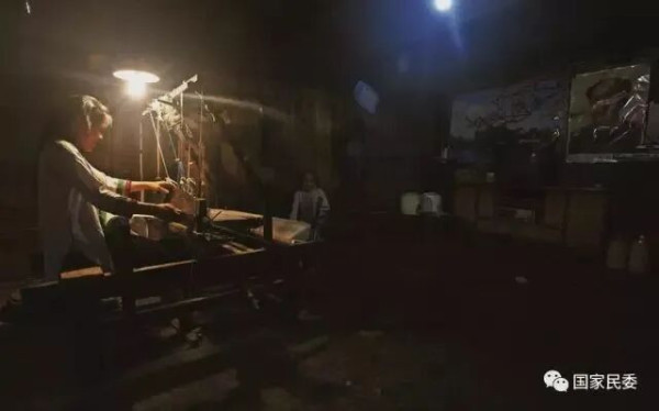 毛主席是我党我军我国各族人民敬爱的伟大领袖:这是公认的,对不对?
