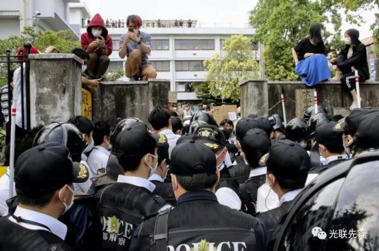 京都府警以调查中核派活动家为由，对京都大学熊野宿舍进行了突击检查