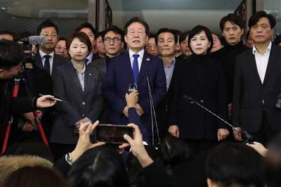 从“谣言”走向现实:韩国6小时紧急戒严背后