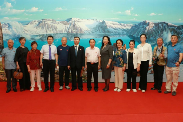 金正恩同志被推举为朝鲜民主主义人民共和国国务委员长10周年庆祝活动掠影