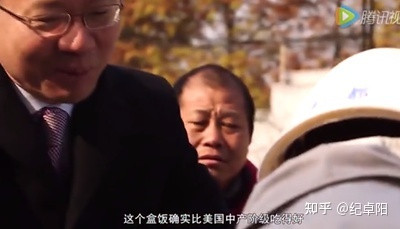 我们不能抛弃科学社会主义的基本特征,把实用主义、个人主义和国家主义包装成社会主义进行贩卖。而高扬科学社会主义的旗帜,坚持集体主义价值观,坚持工人阶级的立场,强调所有制问题,强调人的自由全面的发展,仍然是解决中国一切问题的唯一途径。借用张维为教授演讲中的一句话:“这样的社会主义才是未来!”
