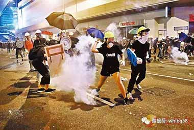 他们为何这么大胆放肆?因为他们背后有西方反华势力的挑唆、鼓动和支持。