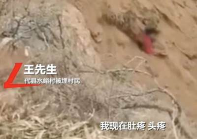 2026年4月16日,山西代县水峪村一名卸任十一年的原村支书因土地纠纷,驾驶铲车将一名村民掩埋至脖颈,现场数名身穿制服的人员未第一时间制止引发对公权力不作为的强烈质疑;文章进一步指出,对该暴行以“寻衅滋事”而非“故意杀人未遂”立案,以及基层调解机制的长年失效,共同暴露了当地权力监督失灵、矛盾化解失能等系统性治理漏洞。