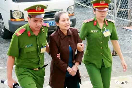 越南一些政治人物想靠拢美国，这不是什么引狼驱虎，而是开门揖盗，引狼入室。