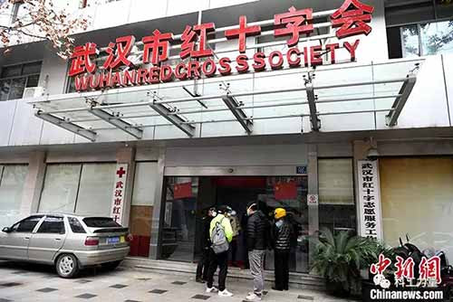 我个人一直有个观点，就是国家需要两支部队，一支是维护国土安全的解放军，一支是维护生命健康的公立医院白衣战士。这次疫情过后，深化医改要真正把公立医院办好，用制度托起白衣天使的翅膀。