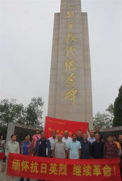 武汉人民纪念抗战胜利80周年,重走抗战路胜利结束!(图片新闻)