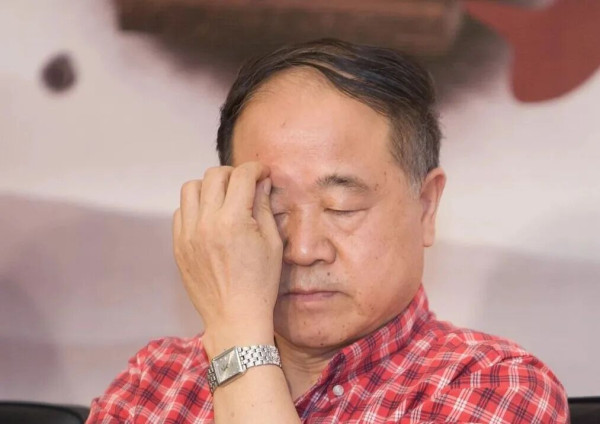 之前我们起底贾平凹，有人留言称我们是“墙倒众人推，也不是什么好东西”。既然如此，我们又来起底莫言了，是不是又呛到你的肺管了？近期，一封举报信把莫言和他的女婿揪了出来，举报的内容是什么呢？