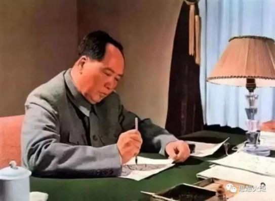 在中国始终有一批人想走资本主义道路,他们不要共同富裕,只想让少数人先富起来。总梦想让中国成为资本主义国家,期望中国能像欧洲的英法徳和日本那样,成为发达的资本主义国家。然而,这只能是做梦!