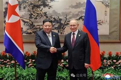 这次中国北京天安门广场的九三阅兵,金正恩引人注目!