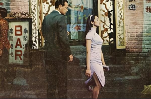 美国白人男性:中国男人不配拥有中国女人!