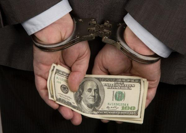 只有通过金融反腐的深化，重整中国股市的市场秩序，这是遏制各种内幕交易、保证市场信息公开透明的重要方面，也是中国股市自我修复、持续健康发展的必由之路。
