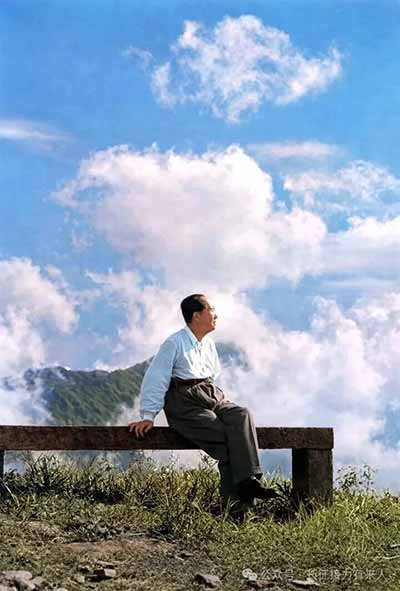 毛主席在社会主义改造中的探索与思考，是马克思主义发展史上一个极其重要的篇章。它证明了：马克思主义不是教条，而是行动的指南;科学社会主义的原则必须在具体的民族历史条件下实现;没有一成不变的社会主义模式，只有与各国实际相结合的社会主义道路。