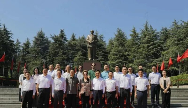 巴西前总统、金砖国家新开发银行行长罗塞芙赴韶纪念毛主席,主流舆论静悄悄!