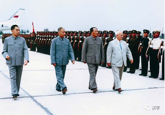 1973年8月24日毛主席主持党的第十次代表大会召开