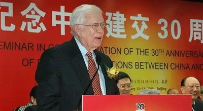 一个人究竟是多绝望才会在美国当“仁宗”