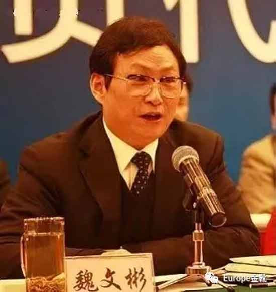 不是群众放弃了春晚,而是春晚远离了人民;不是人民亲近了韩流,而是资本控制了舞台。
