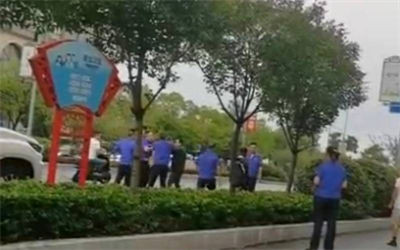 一个北师大的研究生轻而易举地就被用人单位拒之门外,那么今年的大学生就业率会上去吗?