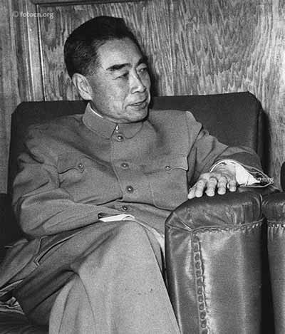 周总理经过一番准备，在7月14日开始做长篇发言，连续三天，每天一个上午，详细地介绍了从共产国际成立开始一直到最近我们和苏共的关系。