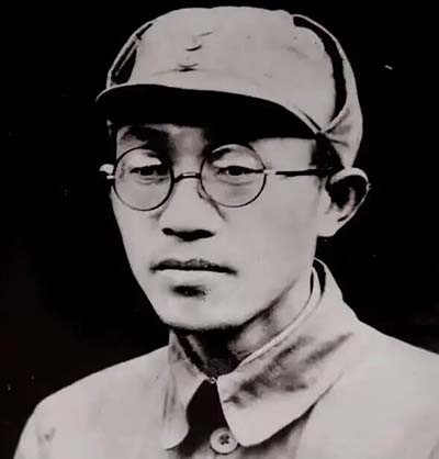 总之,黄克诚为人民军队的革命化、现代化和正规化建设作出了巨大的贡献。