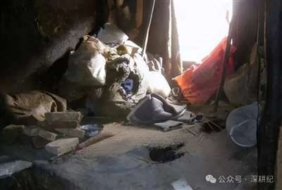 21世纪都四分之一的新时代了，仅媒体报道黑砖厂至少就存在了20年。二三十年过去了，黑砖厂涉及地域更广，“商业模式”更成熟，有关部门的反应却远不如当年，打拐志愿者的处境也堪忧。反对奴工制，与反对雇佣奴隶制的斗争本是一体。不消灭一切奴役制，任何一种奴役制都不可能消灭。