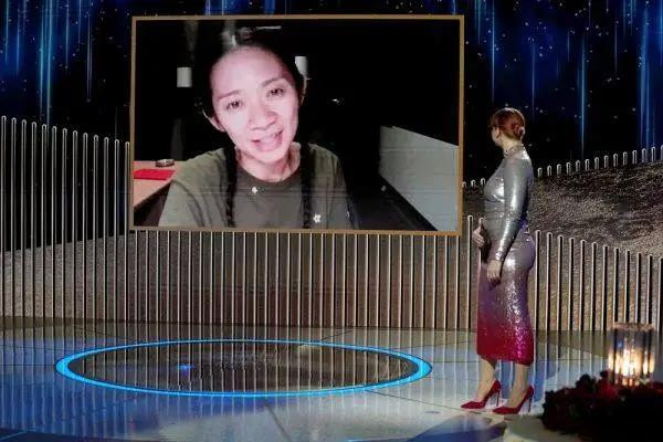 赵婷在2020年接受美国媒体采访时，自己说过“美国是我的祖国”。