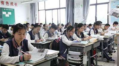 当代的生育危机，本质上是资本主义生产方式内在矛盾的爆发。资本主义赖以生存和发展的基础是雇佣劳动，它需要源源不断的劳动力供给。然而，资本无限追求积累的本性，又驱使它不断地破坏劳动力再生产的条件，它在生产领域压榨劳动者，在消费领域剥夺劳动者，最终使得劳动者无力承担繁衍后代的重负。这构成了体制自身一个巨大的、难以克服的悖论