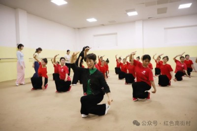 中国戏曲学院师生到河南省南街村教学实践