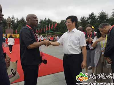 非洲六国代表团韶山缅怀伟人:始终如一的毛泽东情结