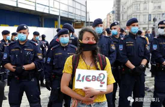 欧洲各国怎么都开始反口罩反疫苗游行？！这画面，整个欧洲大陆都疯了！