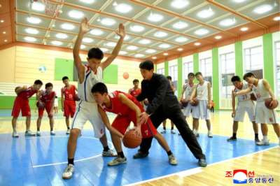 朝鲜少年团成立80周年专题新闻6则（图文）