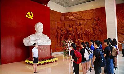 中华民族传承至今，是世界上唯一未曾中断历史的民族，因为总有人传承这条血脉和精神链。但愿千百年之后，这条血脉和精神链永在，这个民族不再有汉奸走狗。