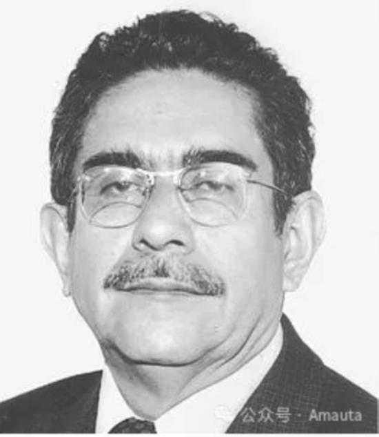 具有资深国会背景的参议员伊万·塞佩达·卡斯特罗(Iván Cepeda Castro)以超过60%得票率的压倒性优势赢得了党内初选总统候选人资格。那么,这位行将承接古斯塔沃·佩特罗(Gustavo Petro)总统未竟之改革事业,力图带领哥伦比亚左翼阵营走出2023年地方选举惨败阴霾的新领袖,何许人也?