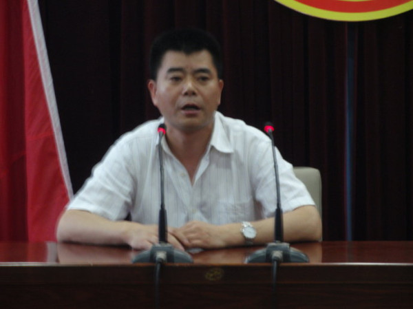 2009年6月25日,150位陕西工人维权代表按照与陕西省总工会的约定,再次来到省总会议厅,听取省总于6月15日承诺的就工人维权代表递交《陕西离退工人致陕西省总工会的公开信》通报协调情况。