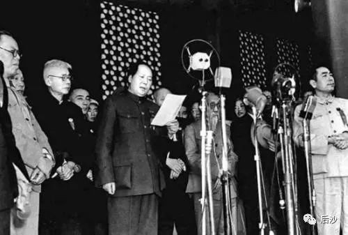 “让他们去说我们，这也不行那也不行罢！中国人民的不屈不挠的努力必将稳步地达到自己的目的！”