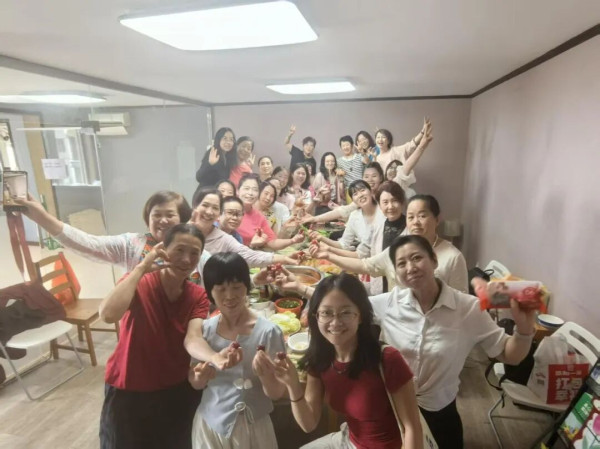 给别人做了十几年饭后，她们忘了自己喜欢吃什么
