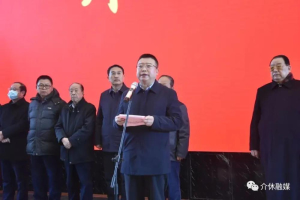 “红旗落地”的俄罗斯，“卫星”也从天上掉下来了！