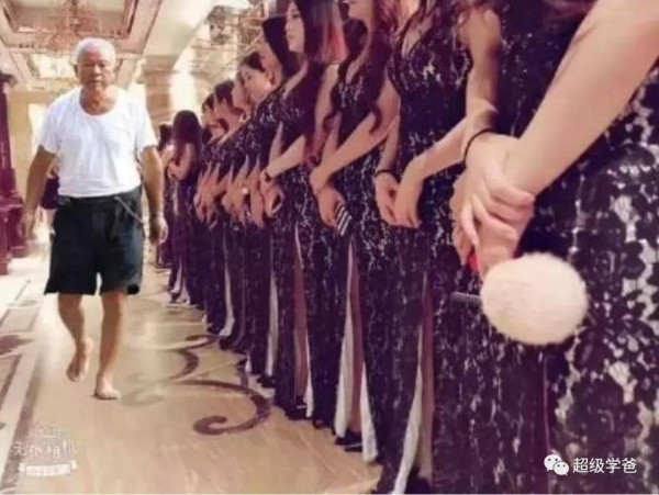 这次散户起义反杀华尔街,虽然不能触及华尔街的根本,但是揭穿了美国自由市场的谎言,有可能影响市场信心,也更加让我们认清了华尔街金融资本的嗜血和无耻。