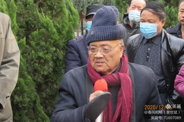说不完唱不尽毛主席的大恩大功——巩义市民自发举行毛泽东主席127诞辰纪念活动见闻